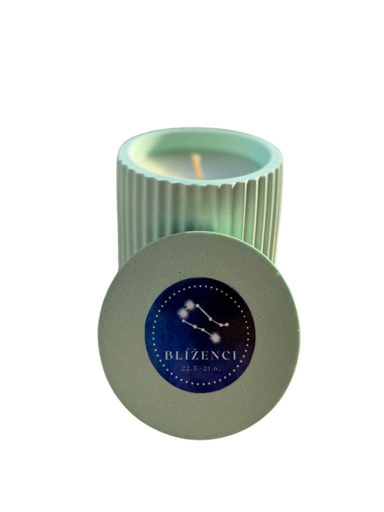 Handmade candle with the Gemini zodiac sign, mint color, made from soy wax.